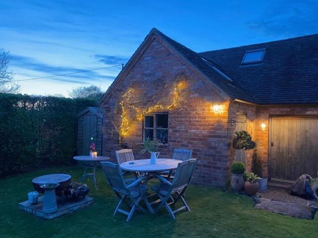 Holly Cottage The Studio Hinstock Exterior photo