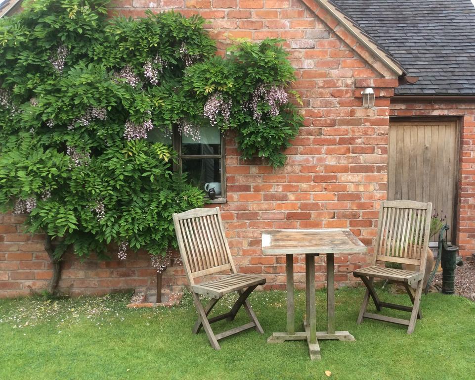 Holly Cottage The Studio Hinstock Exterior photo